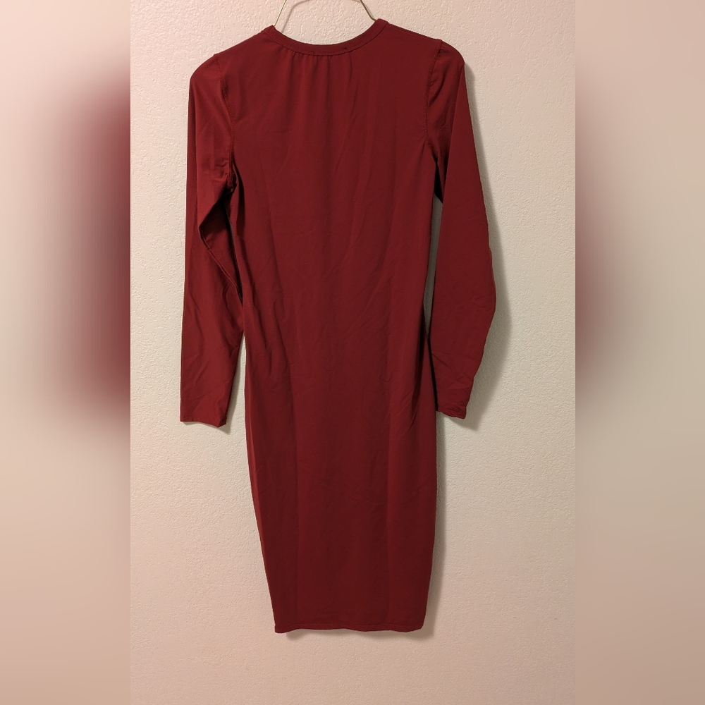 Zara Elegant Maroon Long Sleeve Dress - Picture 4 of 7